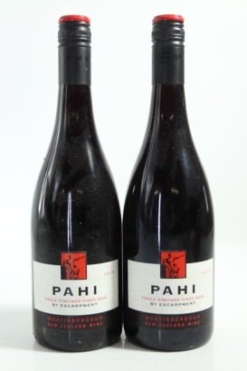 (2) 2015 Escarpment Pahi Pinot Noir, Martinborough &diams;