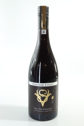 (1) 2020 Palliser Estate Hua Nui Vineyard Pinot Noir, Martinborough &diams;
