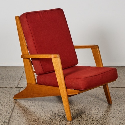 A Linear NZ Mid-Century Oak Lounge Chair