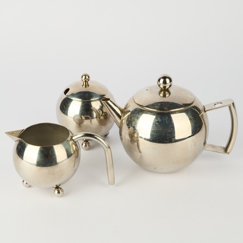 An Avanti Stainless Steel Teapot, Milk Jug and Sugar Pot Set