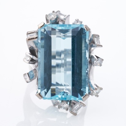 18ct White Gold, Vintage, 21.00ct Aquamarine / 0.95ct Diamond Dress Ring