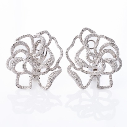 18ct White Gold, 1.50ct Diamond Floral Clip-on Earrings