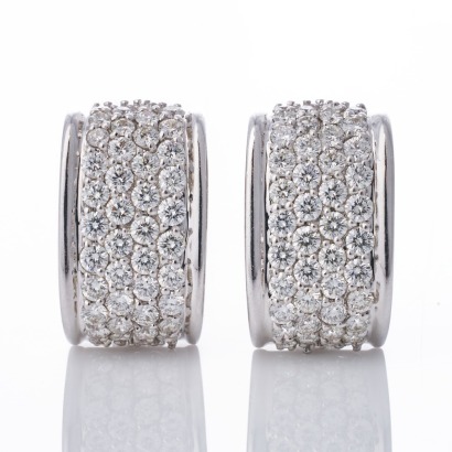 Hardy Brothers, 18ct White Gold, 3.00ct Diamond Pav&eacute; Huggie Earrings