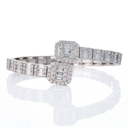 18ct White Gold, 5.76ct Diamond Hinged Bangle