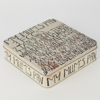 A Dick Frizzell "Overnight Success "Mums pav" Biscuit Tin