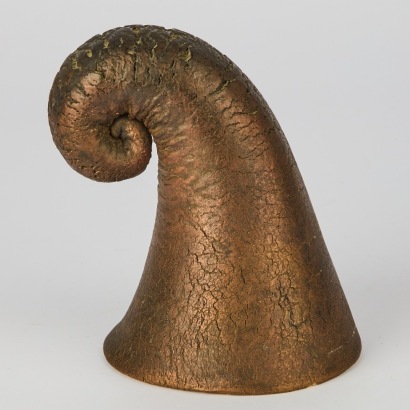 A Ceramic Ponga in Bronze Glaze