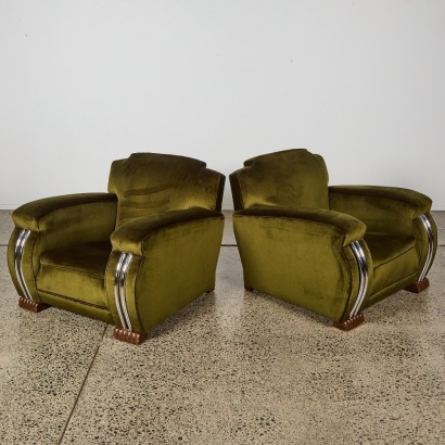 A Pair of Art Deco Streamline Moderne Chairs In Moss Green