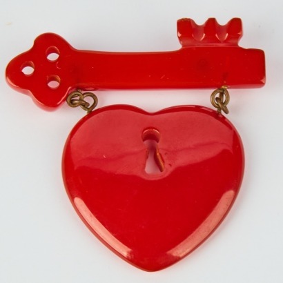 A Vintage MacArthur 'Key to my Heart' Brooch