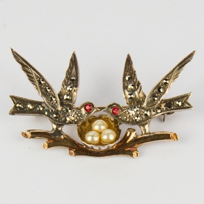 A Vintage 'Love Nest' Brooch