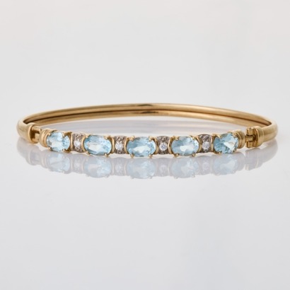 9ct Yellow Gold, Blue Topaz, Oval Clip Bangle