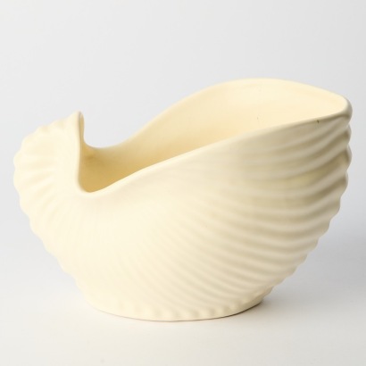 A Crown Lynn 135 Shell Vase