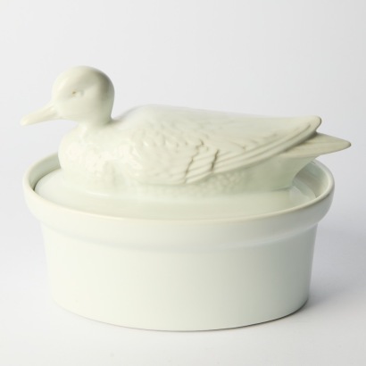 A Vintage Porcelain Covered Tureen