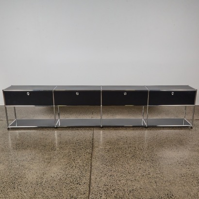 A Four Bay USM Modular Unit