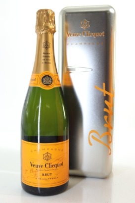 (1) NV Veuve Clicquot Ponsardin Brut Fridge Pack, Champagne, Circa. Late 2000's (GB)