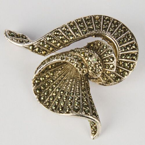 A Mid-Cenutry Silver and Marcasite Ribbon Brooch