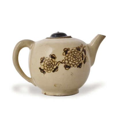 A Chinese Ming Dynasty Cizhou Teapot