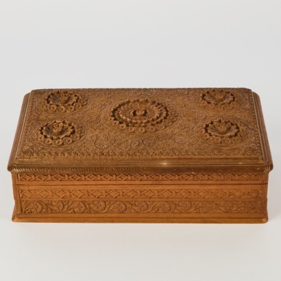 A Vintage Anglo-Indian Kashmir Box