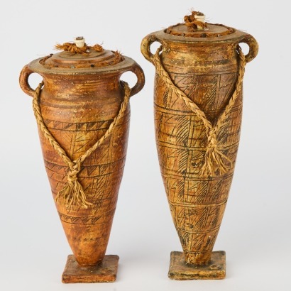 A Pair of Ted Kindleysides Pacific-Themed Urns