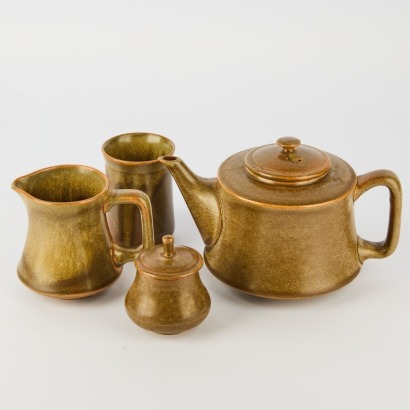 A Vintage Temuka Four-Piece Riverstone Tea Set