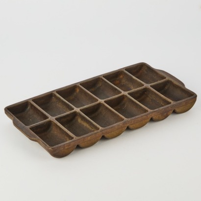 A Cast Iron Ginger Gem Tray