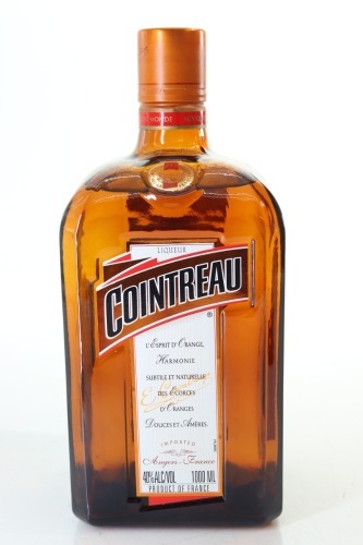 (1) Cointreau Liqueur, France, 40% ABV, 1000ml