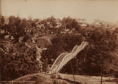 BURTON BROTHERS Grafton Bridge