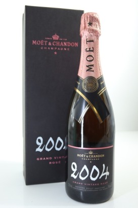 (1) 2004 Moet & Chandon Brut Rose Grand Vintage, Champagne (GB)