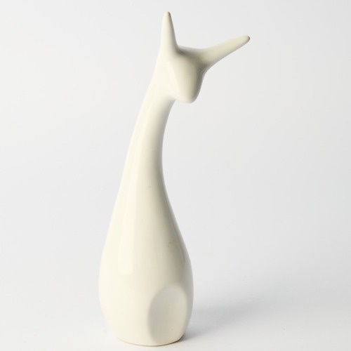 A Minimalist Deer Table Ornament
