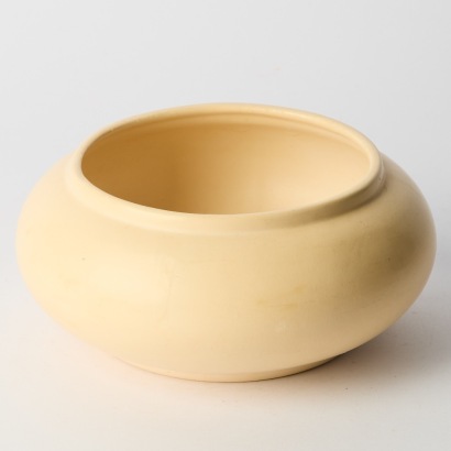 A Porcelain Bowl Marked 40
