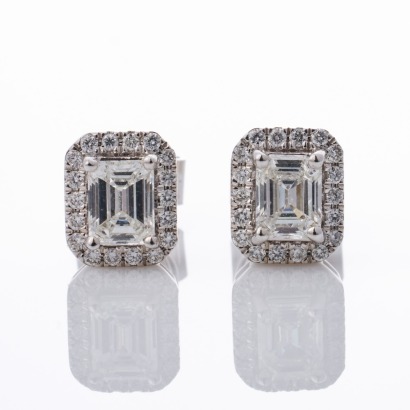 18ct White Gold, 0.95ct Diamond Cluster Stud Earrings