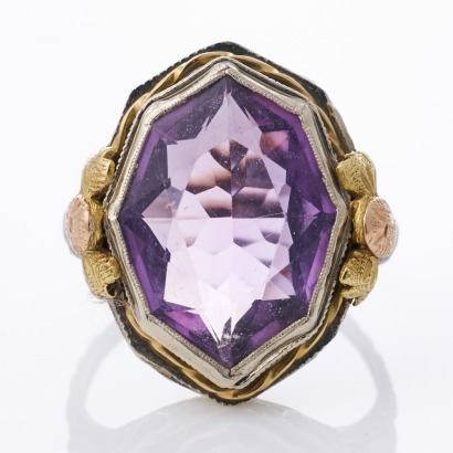 18ct White / Yellow Gold, Vintage, 9.00ct Amethyst Dress Ring