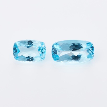 Loose, Pair of Cushion Cut Topaz, 15.54cts Total Weight
