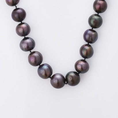 45cm, Semi-round, 9.6mm Black Pearl Strand with Silver Clasp
