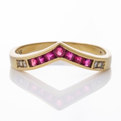 18ct Yellow Gold, Vintage, Ruby / 0.04ct Diamond Ring