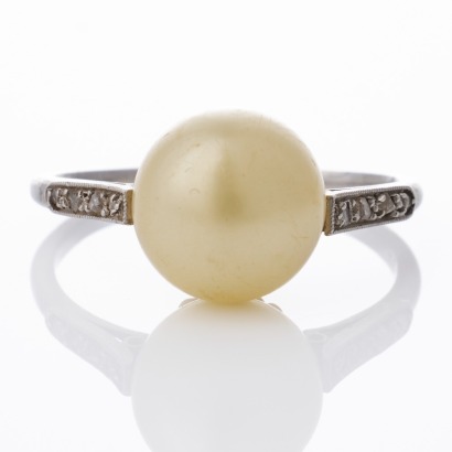 Platinum, Vintage, Imitation Pearl / 0.03ct Diamond Ring