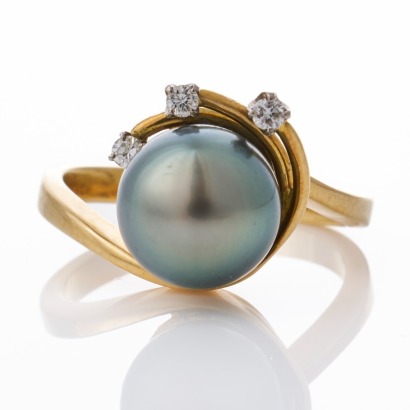 18ct Yellow / White Gold, 8.9mm Tahitian Pearl / 0.40ct Diamond Ring