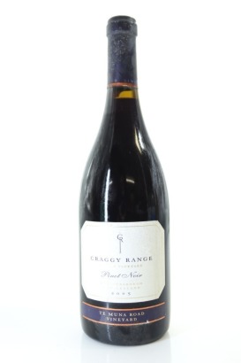 (1) 2005 Craggy Range Te Muna Road Vineyard Pinot Noir, Martinborough