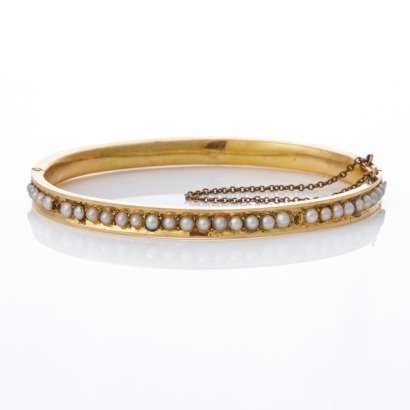 9ct Yellow Gold, Seed Pearl Hollow Hinged Bangle.