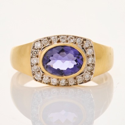 18ct Yellow Gold, Modern, Oval Iolite / 0.20ct Diamond Ring