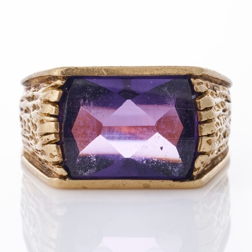 9ct Yellow Gold, Synthetic Sapphire Signet Style Ring