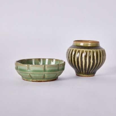 A Set of Two Chinese Longquan Celadon Wares