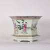 A Set of Chinese Early 20th Century Famille Rose &lsquo;Figures from Dream of the Red Chamber &lsquo; Hexagonal Jardini&egrave;re and Stand (Qianlong Year Mark) - 3