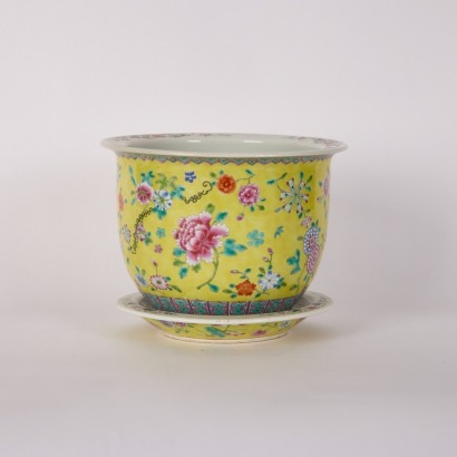 A Set of Chinese 19th Century Guangxu Period Yellow-Ground &lsquo;Floral&rsquo; Jardini&egrave;re and Stand （Qing Dynasty Guangxu Year Mark)