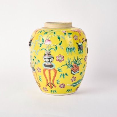 A Chinese 19th Century Mid-Qing Dynasty Yellow-ground Famille Rose 'Auspicious Antiquities' Jar
