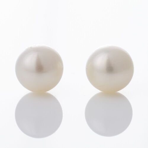 7.40mm White Cultured Pearl Stud Earrings