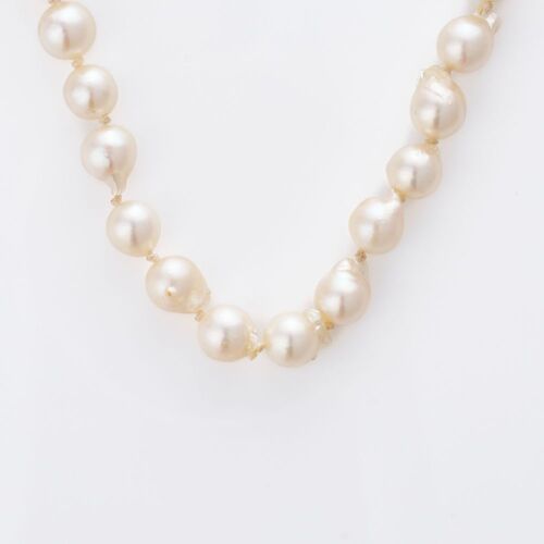61cm Baroque Cultured Pearl Strand with 14ct Yellow Gold Clasp