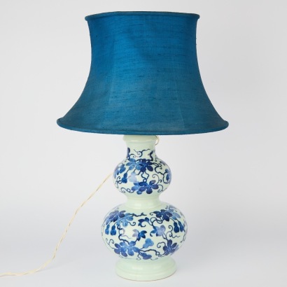 A Chinese Blue and White Double-Gourd Vase Table Lamp (Cracked to Base)