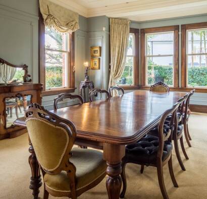 Victorian Extension Dining Table