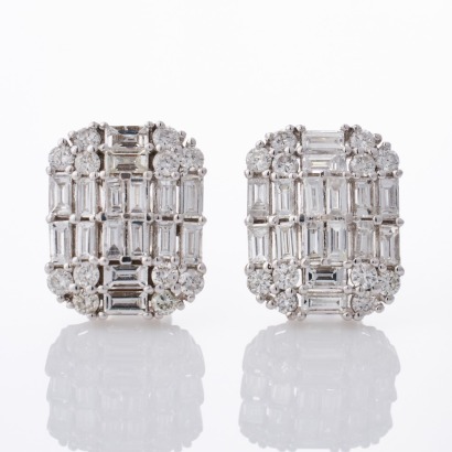 18ct White Gold, 2.00ct Diamond Cluster Earrings