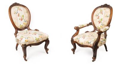 Two Victorian Cameo Backed Salon Chairs in Walnut, C. 1870